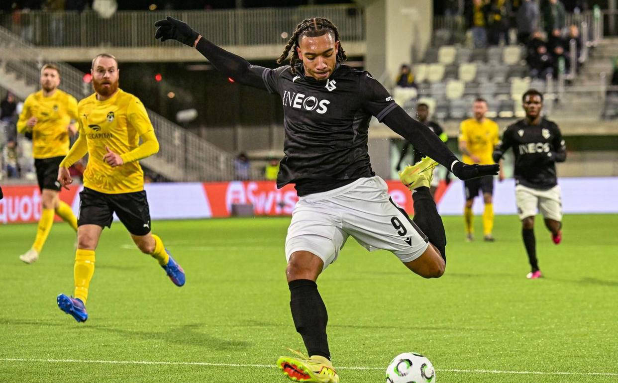 亚博体育-赛前欧冠焦点战,埃因霍温主帅复盘,气氛紧张,阵容厚度经受考验的简单介绍-亚博体育